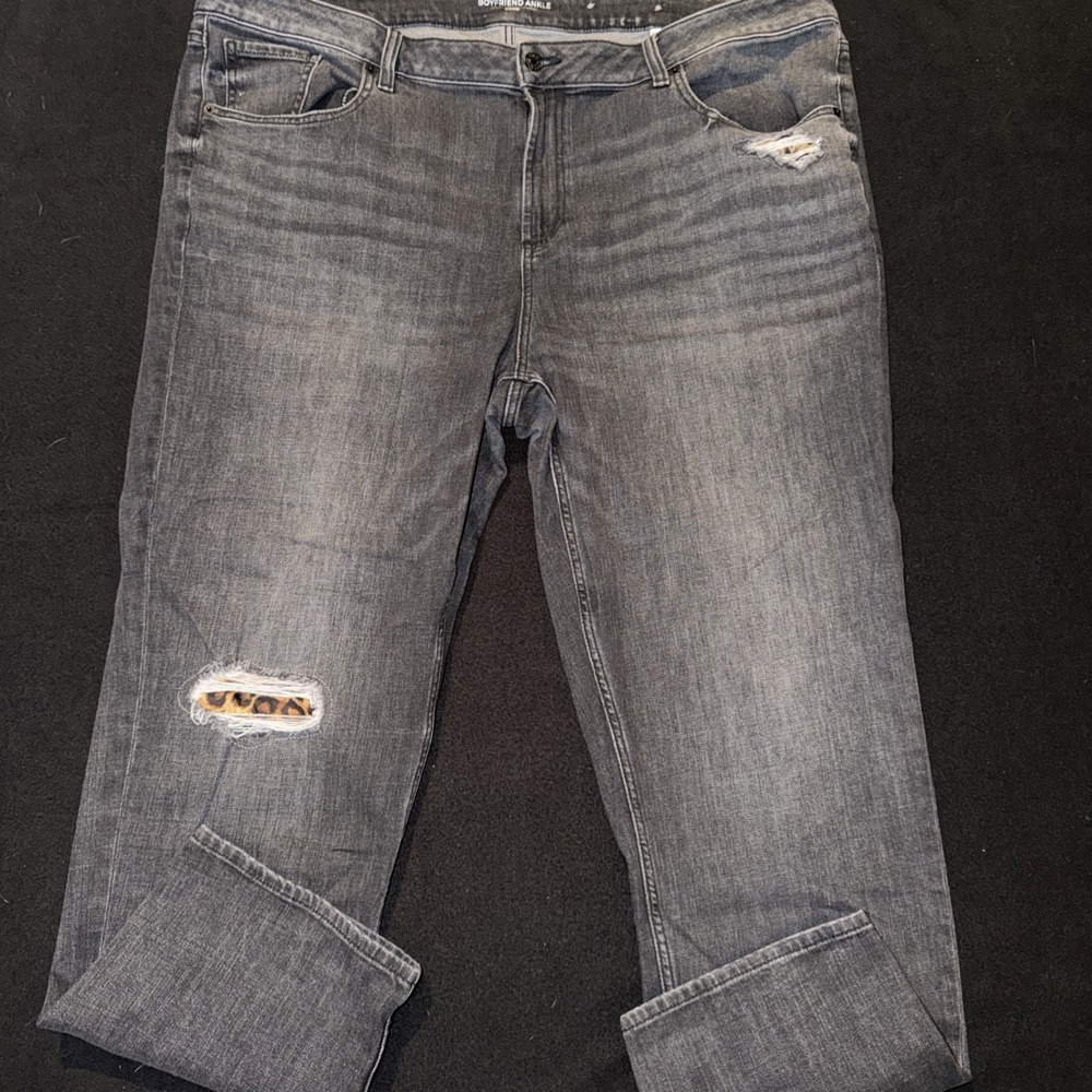 Chico's Platinum Boyfriend Ankle Jeans Distressed Animal Print Black Size 20T